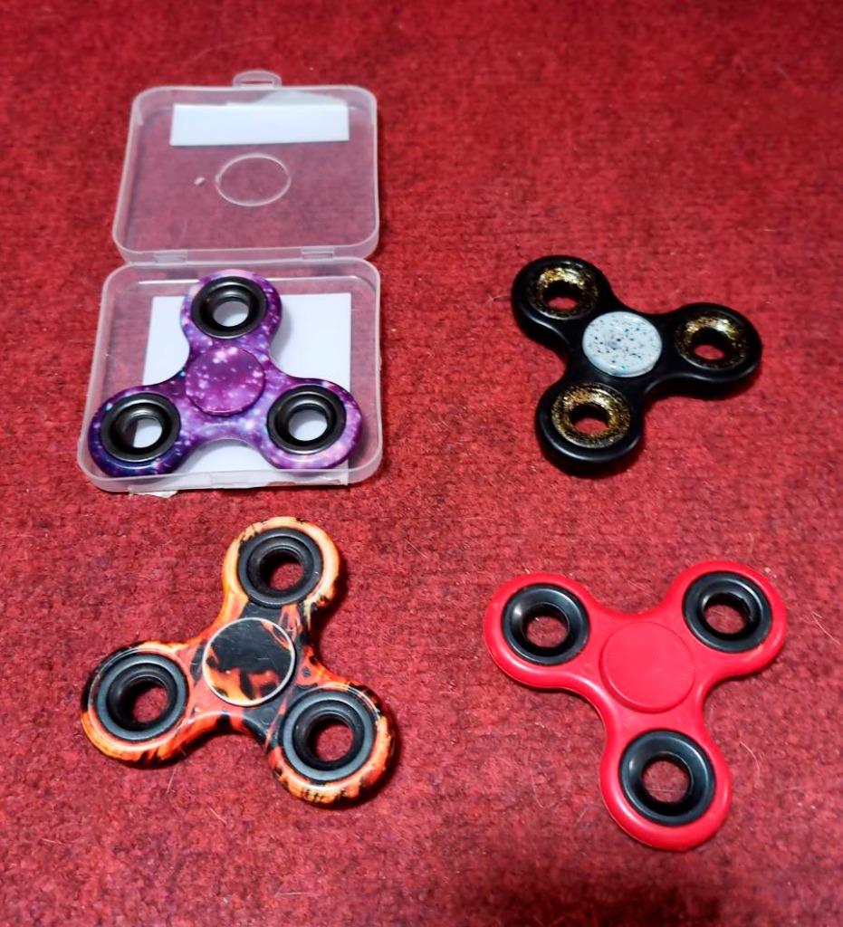 4 fidget spinners, Ophalen, Gebruikt