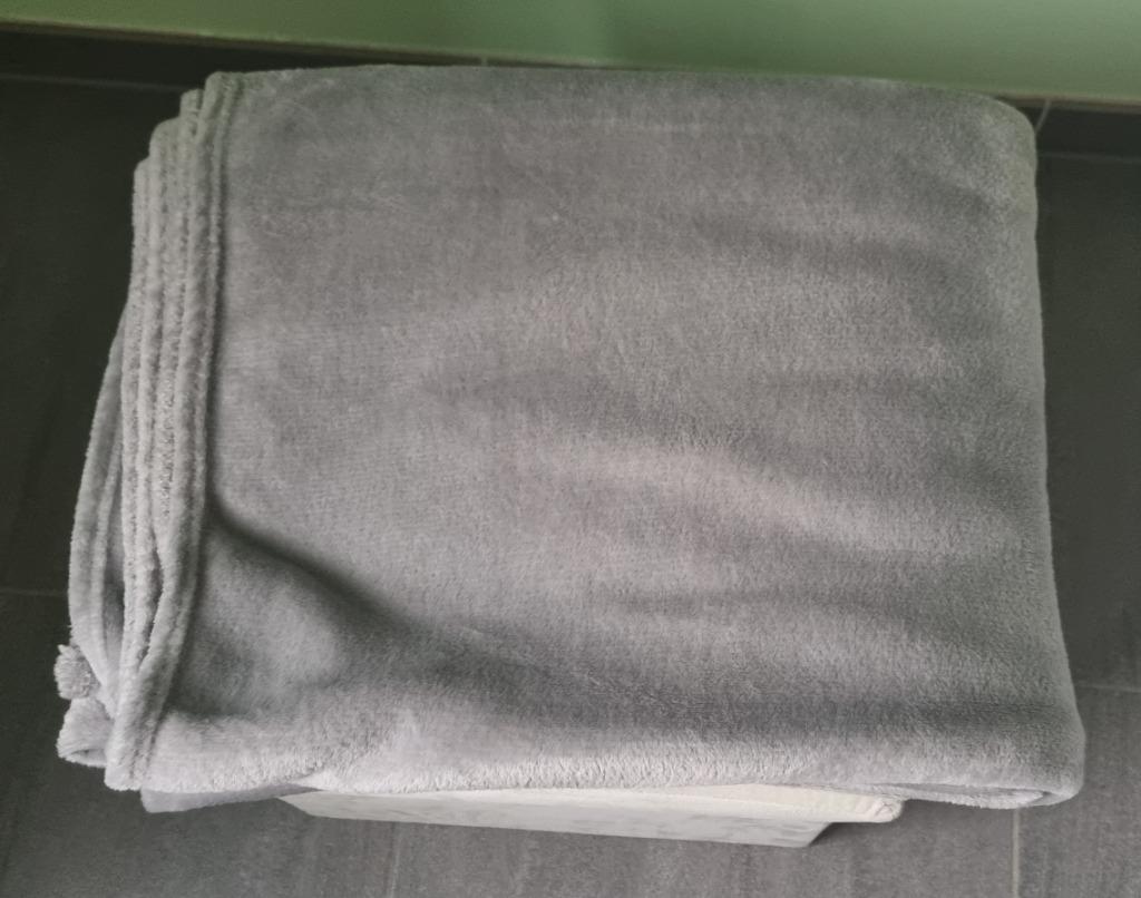 Dekentje Zilvergrijs 145x190, Ophalen of Verzenden, Gebruikt