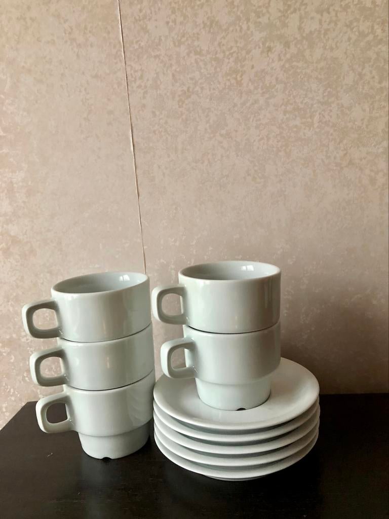 5 witte tassen met onderbordje, Huis en Inrichting, Keuken | Servies, Ophalen, Zo goed als nieuw
