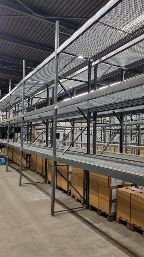 Pallet rekken., Ophalen