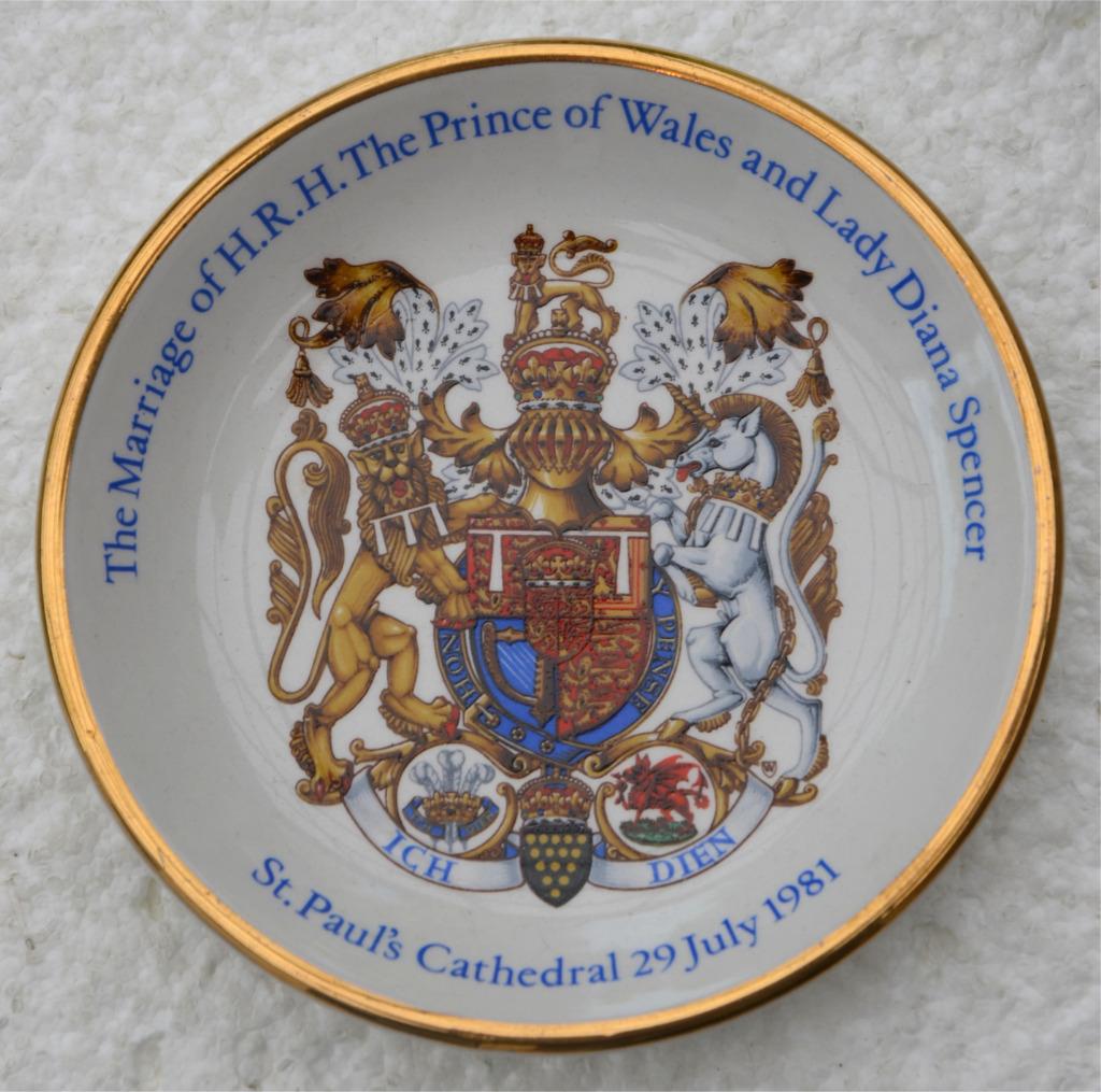 Souvenir Bord, Kl mod, Royal Marriage Charles and Diana 1981, Verzamelen, Ophalen of Verzenden, Nieuw, Servies