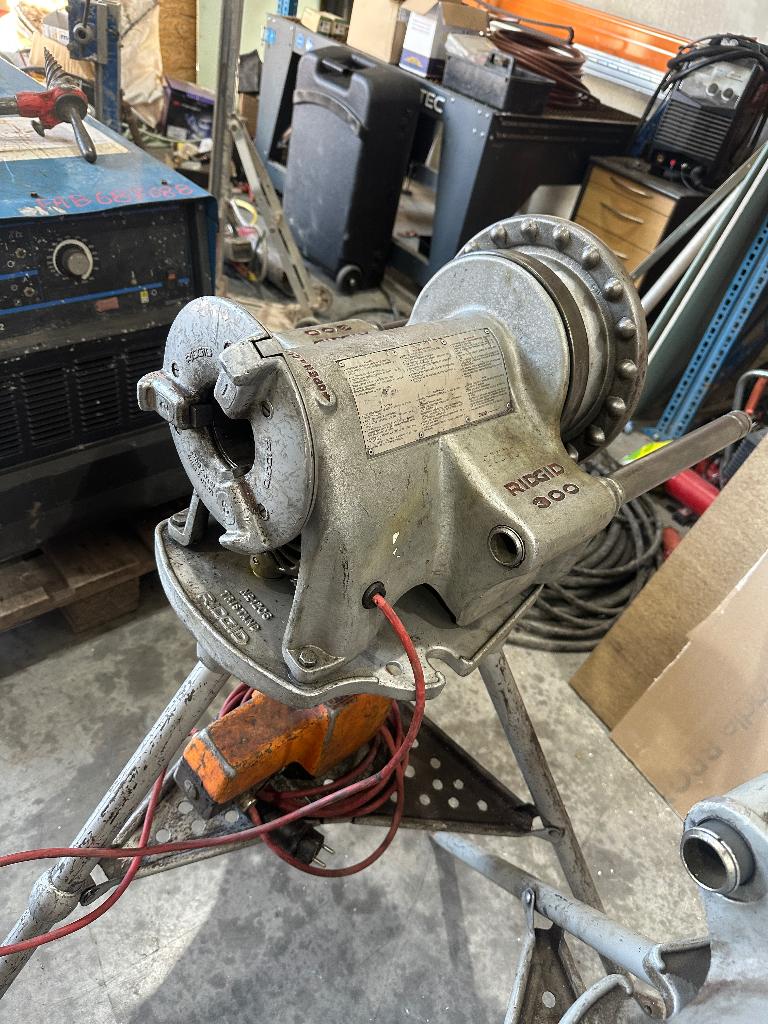 Aandrijving draadsnijmachine ridgid 300, Ophalen, Gebruikt