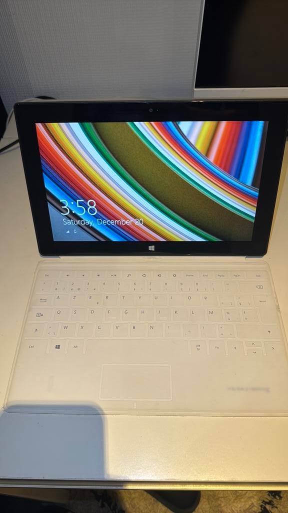 Clavier Microsoft Surface RT 32 Go avec chargeur, 32 GB, 10 pouces, Comme neuf, Enlèvement