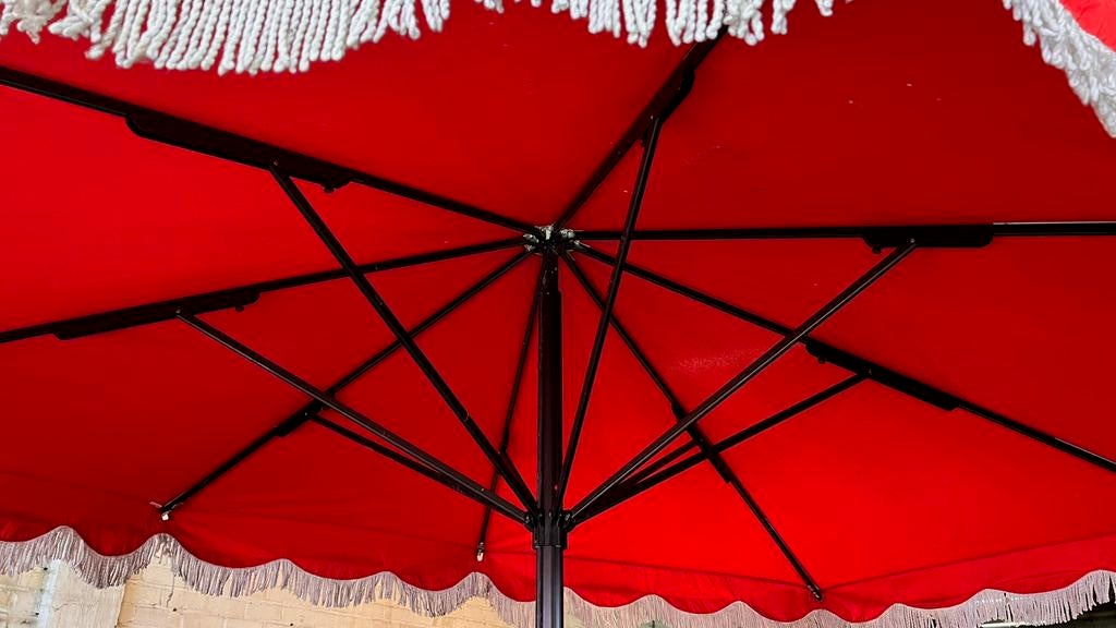 Grand nouveau parasol pour le marché ou la restauration, Enlèvement
