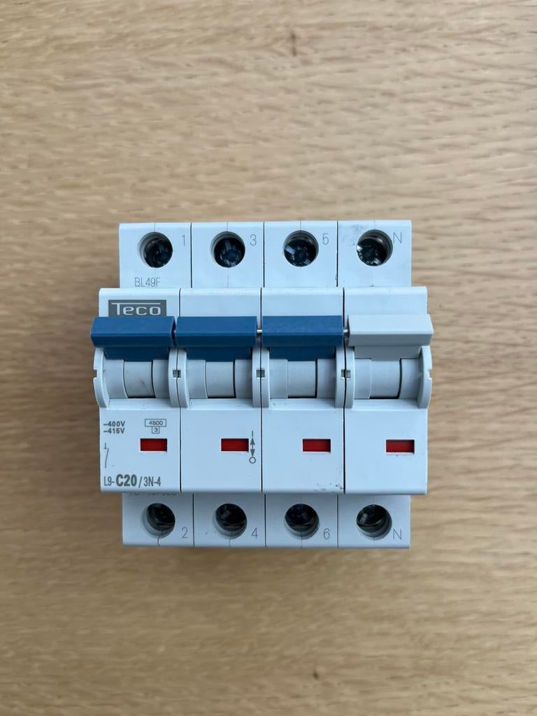 Teco 3p+n 20A, Comme neuf