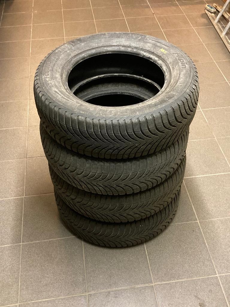 Pneus hiver Michelin Alpin 225/60R16, Autos : Pièces & Accessoires, Pneus hiver, 16 pouces, Pneu(s), Enlèvement