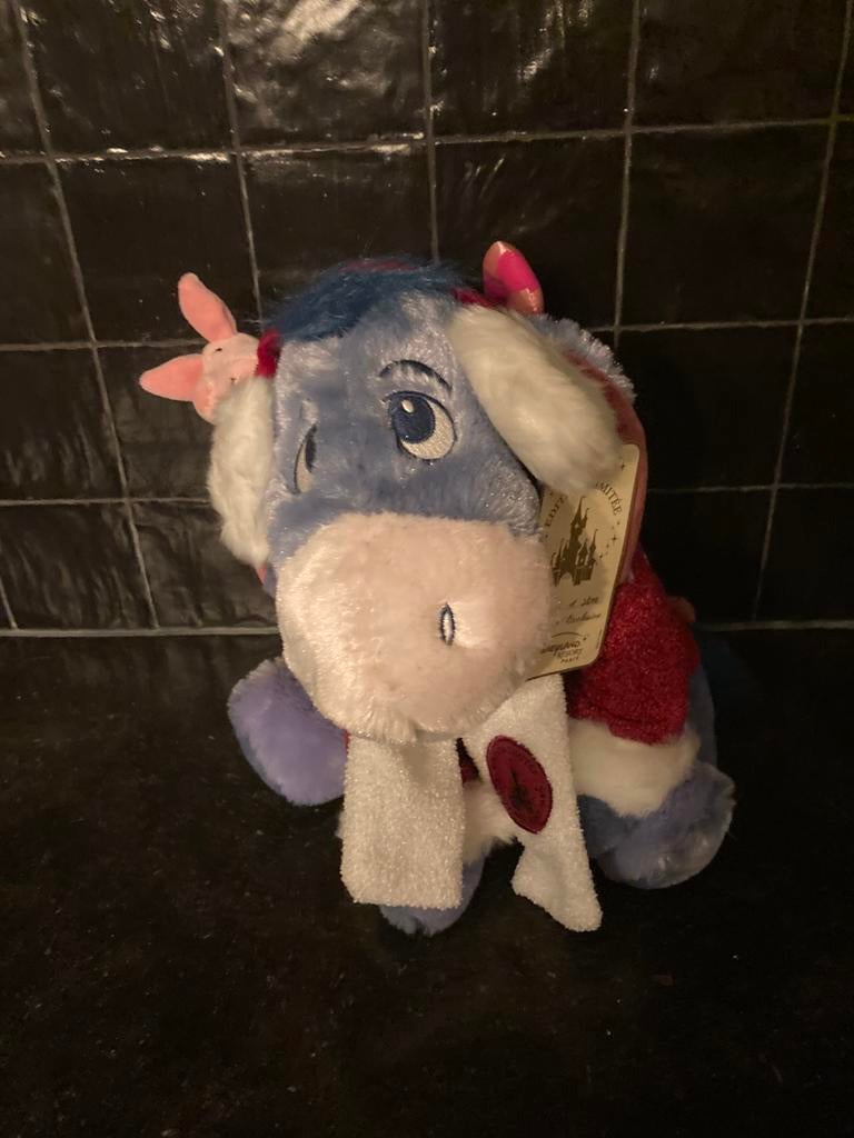 Peluche Disney- Eeyore avec cadeau de Noël, Enlèvement ou Envoi, Neuf