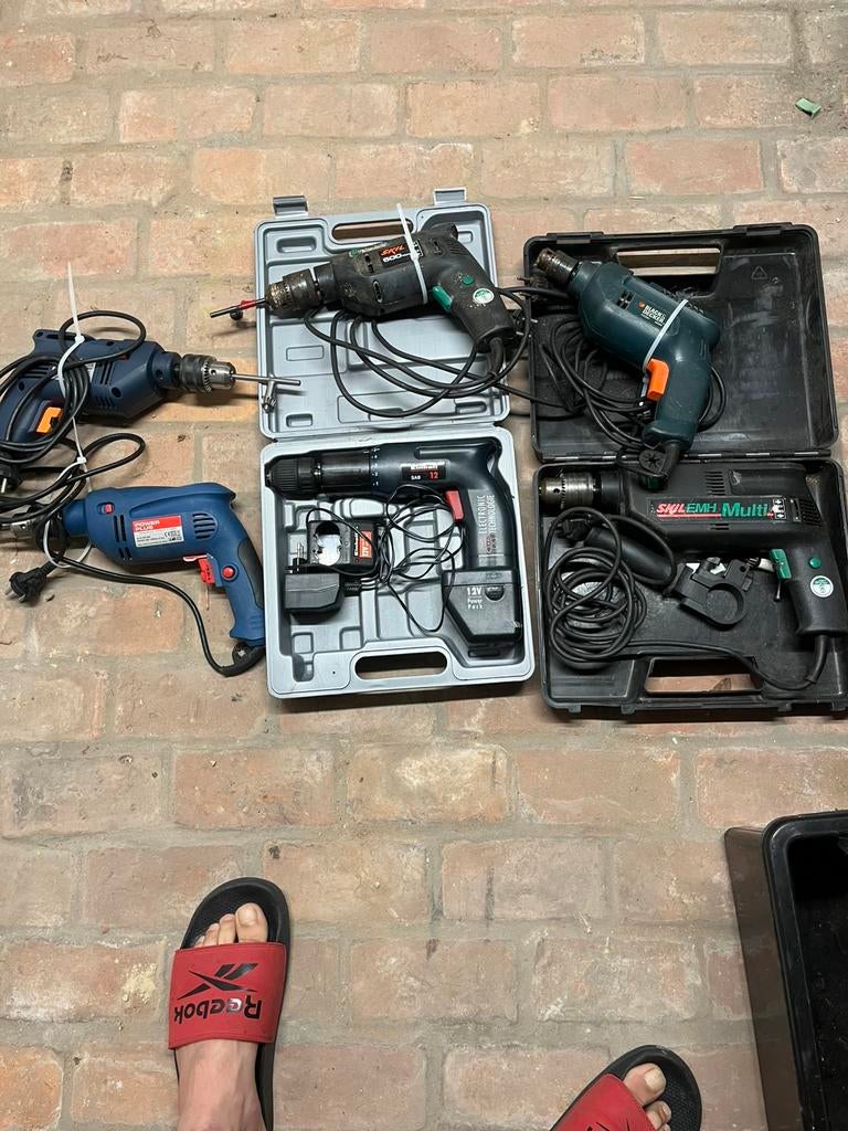 2 is da news 4 is da 2 de hands maar alles werkt perfect, Ophalen, Zo goed als nieuw, Boormachine