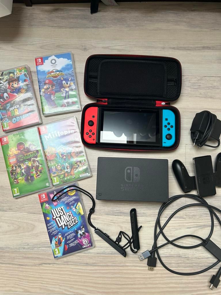 Nintendo switch + spellen en accessoires, Ophalen of Verzenden, Zo goed als nieuw