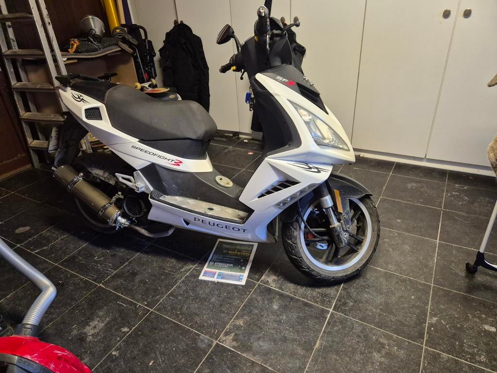 Ik zoek volledige uitlaat voor peugeot speedfight 3 125cc., Fietsen en Brommers, Scooters | Peugeot, Ophalen of Verzenden, Speedfight