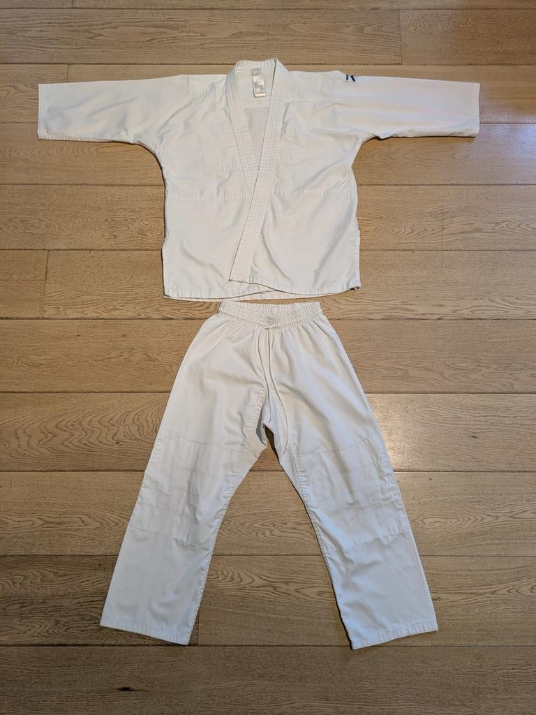 Costume de judo/costume de karaté/kimono taille 140, Sports & Fitness, Enlèvement ou Envoi, Utilisé, Costume d'arts martiaux