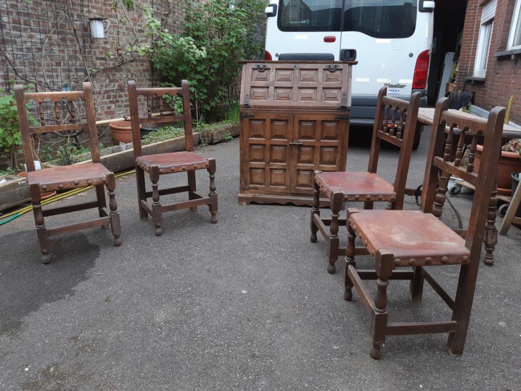 Spaanse meubelen - stoelen, secretair & wandkast, Ophalen, Gebruikt, 100 tot 150 cm, Met deur(en)