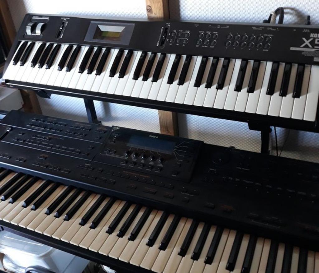 Keyboards met volledige geluid installatie, Ophalen, Zo goed als nieuw, Roland