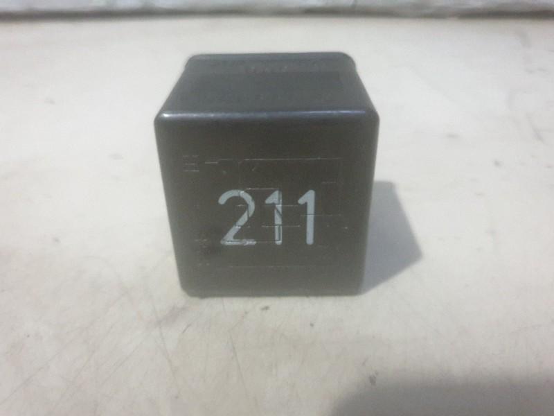 DIVERS RELAIS Audi 80 (B4) (01-1991/12-1995) (8a0-951253-c), Autos : Pièces & Accessoires, Utilisé, Audi