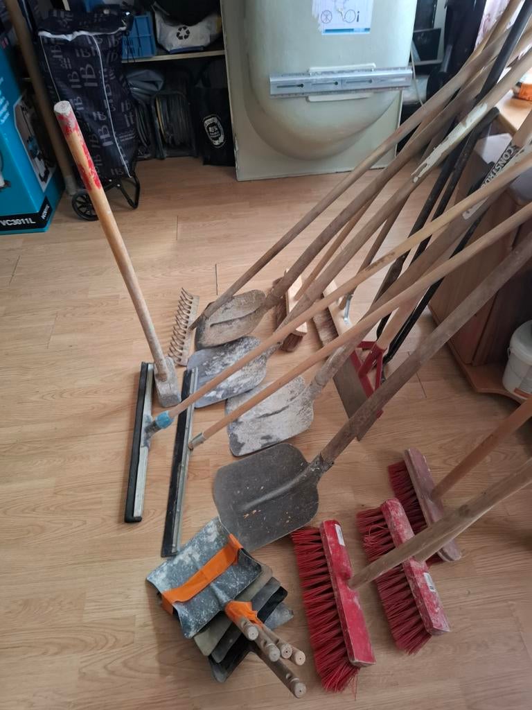 Diverse outils, Bricolage & Construction, Plinthes & Finitions, Enlèvement