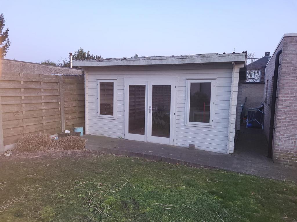 Abri de jardin blanc, Immo, Turnhout