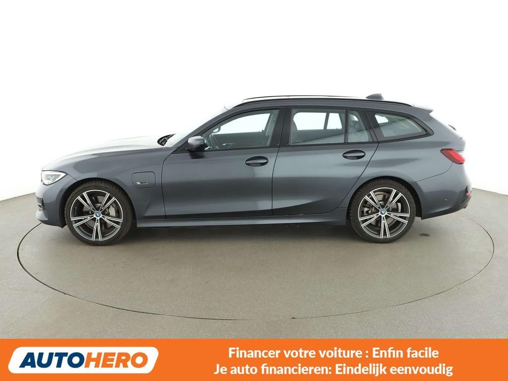 BMW 3 Serie 330 330e Sport Line (bj 2022, automaat), Auto's, BMW, Automaat, Achterwielaandrijving, 1905 kg, USB