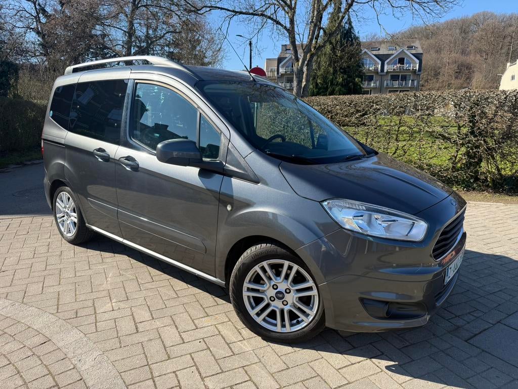 Ford tourneo courier 1.0ecoboost super etat, Autos, Ford, Particulier, Tourneo Courier, Bluetooth, Essence, Euro 6, 5 portes, Boîte manuelle
