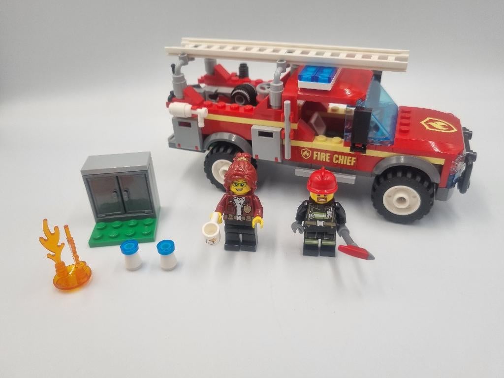 Lego City 60231 Fire Chief Response Truck, Enfants & Bébés, Jouets | Duplo & Lego, Comme neuf, Lego, Ensemble complet, Complet