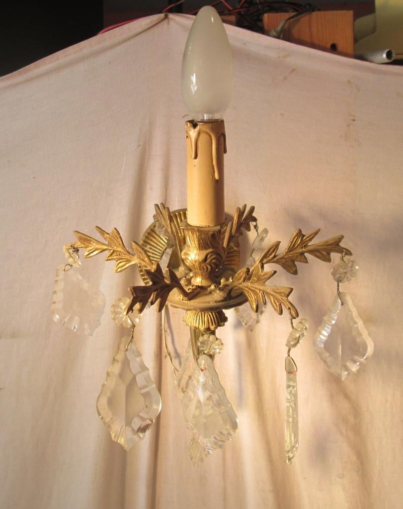 Belle applique murale ancienne en cuivre et cloches en verre, Antiquités & Art, Enlèvement ou Envoi