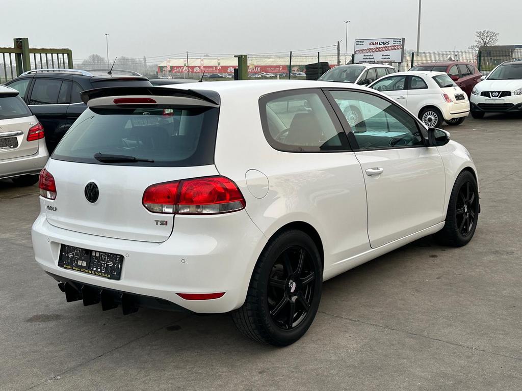 Volkswagen Golf VI 1,4 L à essence 125 ch Euro 5, 90 kW, Euro 5, Entreprise, Noir