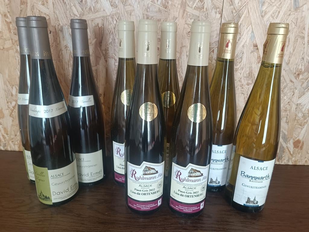 Lot 9 bouteilles Alsace, Collections, France, Pleine