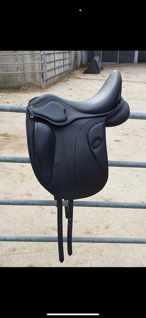 Zaldi dressuur zadel, Ophalen, Zo goed als nieuw, Dressuur