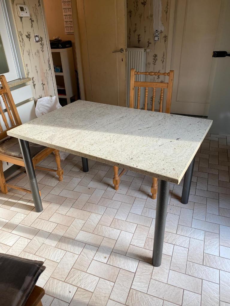 Keukentafel graniet met ijzeren poten 120x80cm gratis, Ophalen, Gebruikt