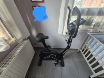 Hometrainer, Sport en Fitness, Ophalen, Kunststof, Gebruikt, Benen