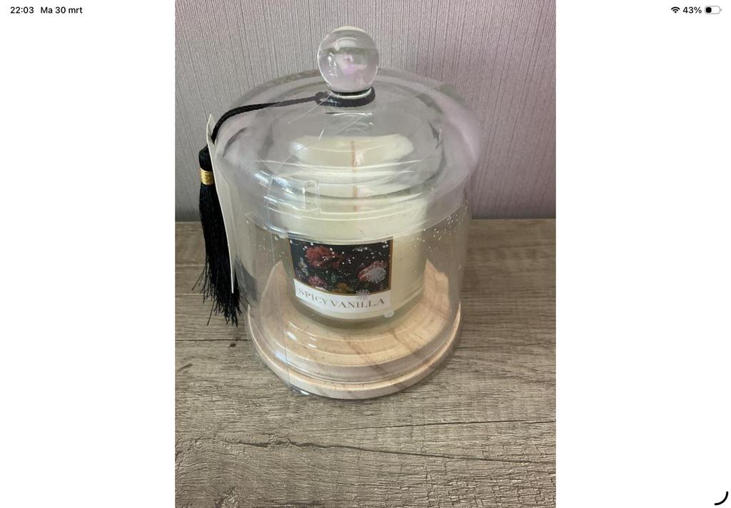 Nieuwe vanille kaars onder glazen stolp, Huis en Inrichting, Woonaccessoires | Kandelaars en Kaarsen, Ophalen of Verzenden, Nieuw