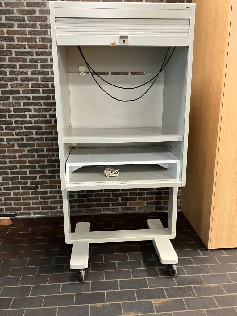 Rolkast met rolluik, Ophalen, Met wielen, Gebruikt