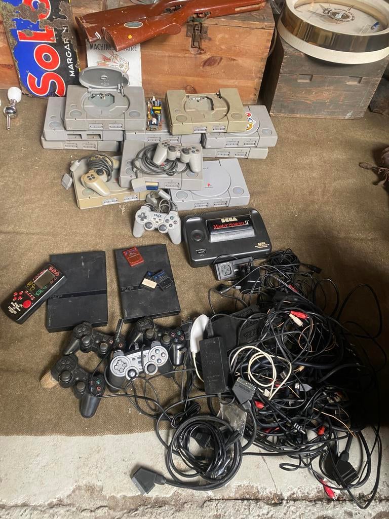 lot console jeux video vintage sorti de grenier, Consoles de jeu & Jeux vidéo, Enlèvement ou Envoi