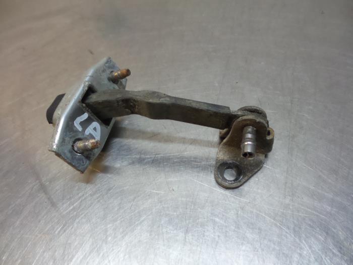 Deurvanger 4Deurs links-achter van een Toyota Carina (Carina, Gebruikt, -, -, Ophalen of Verzenden