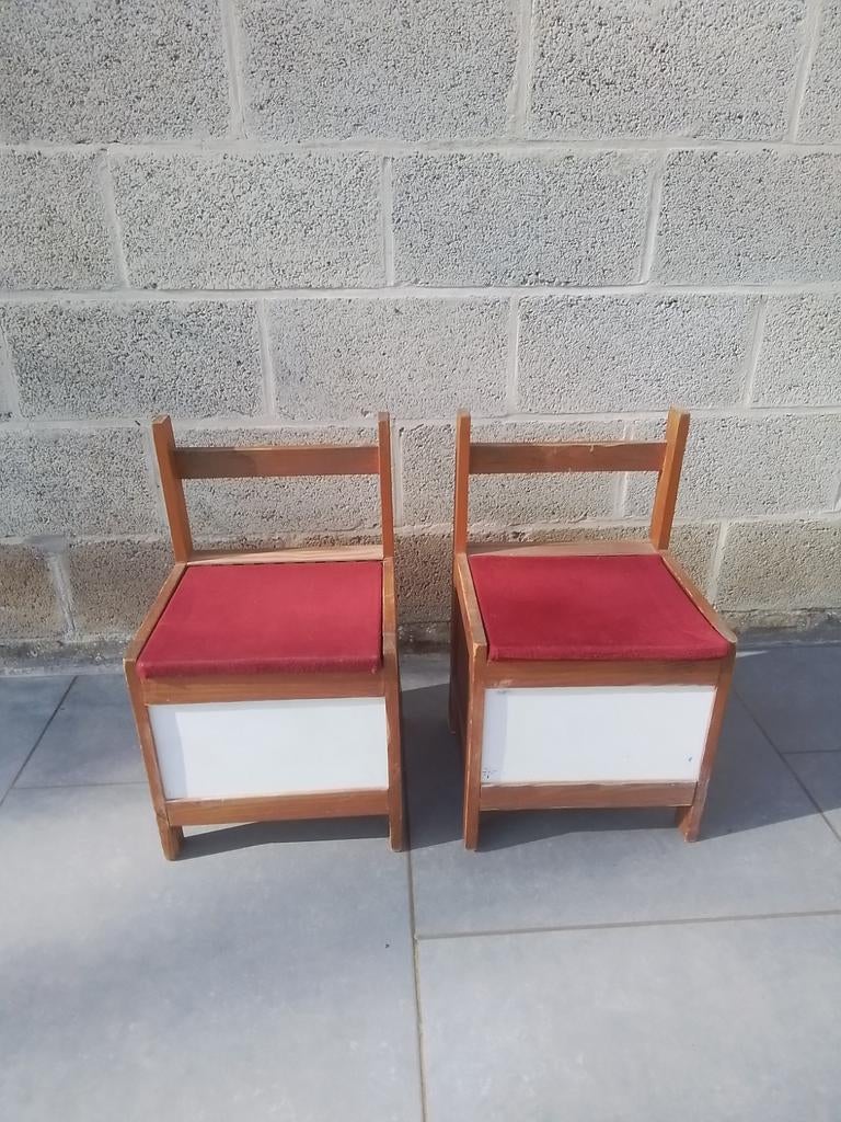 2 chaises  coffre pour enfant