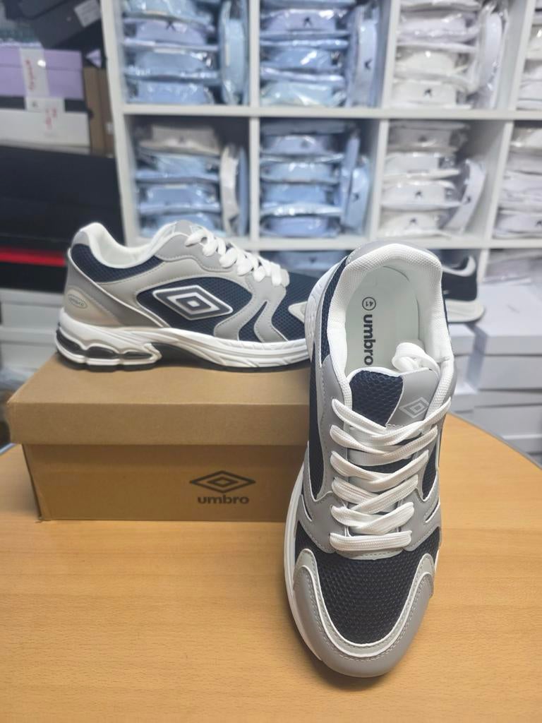 Basket de la marque Umbro., Vêtements | Hommes, Chaussures, Neuf, Bleu, Baskets, .