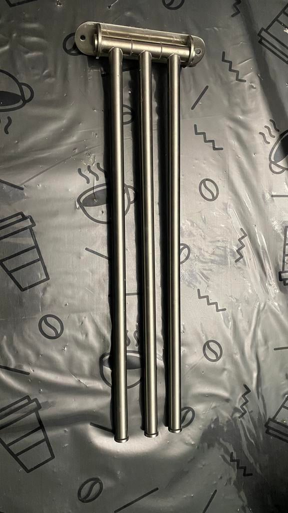 IKEA drievoudig uitschuifbare metalen handdoekhouder, Ophalen, Zo goed als nieuw