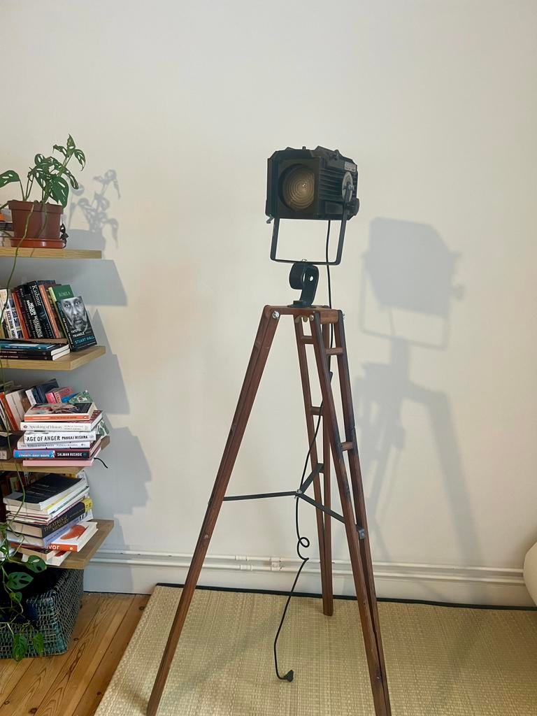 Lamp on a tripod, Enlèvement, Comme neuf