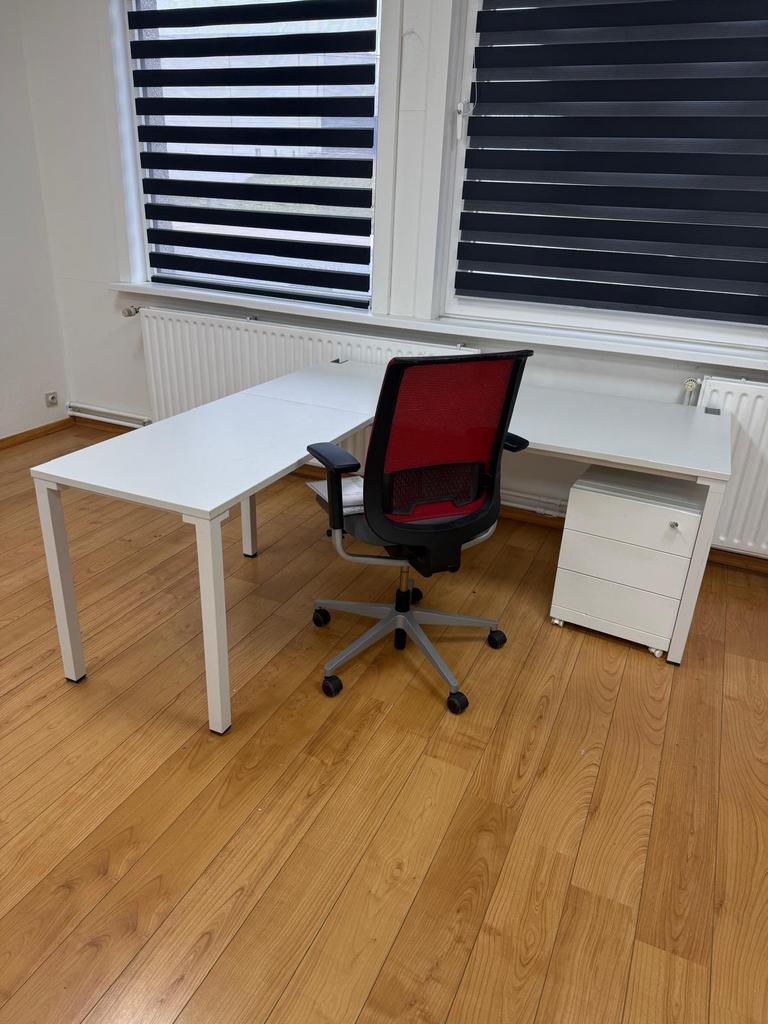 Bureel / stoel / onderkast, Huis en Inrichting, Gebruikt, Met lades, Hoekbureau, Overige merken