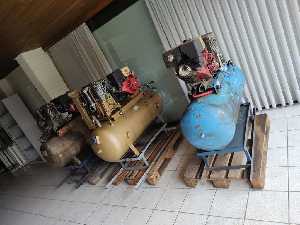 Compressors te koop, Doe-het-zelf en Bouw, Compressors, Ophalen, Zo goed als nieuw