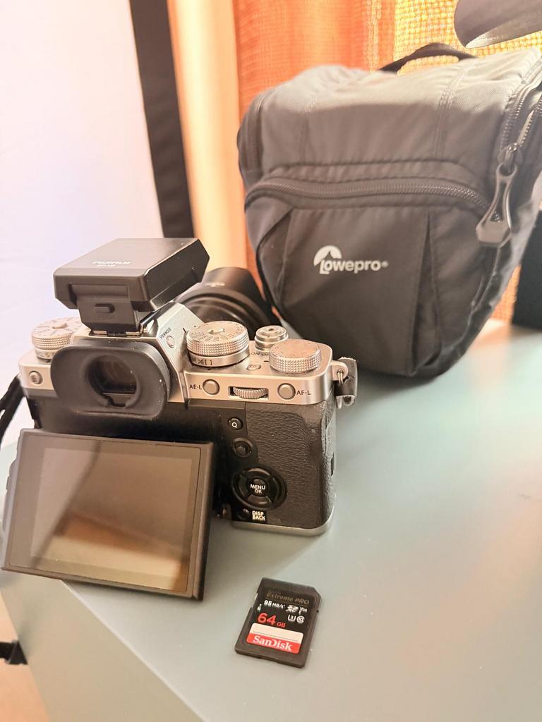 Fujifilm XT3 + XF 18/55 a vendre, TV, Hi-fi & Vidéo, Appareils photo numériques, Enlèvement, Comme neuf