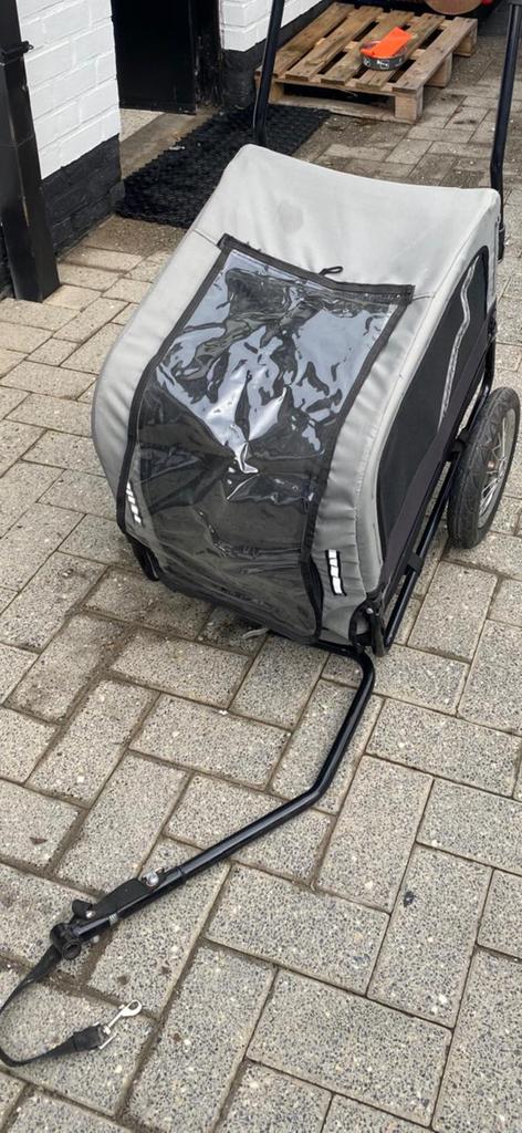 Fiets kar voor hond 2x gebruikt, Ophalen, Zo goed als nieuw