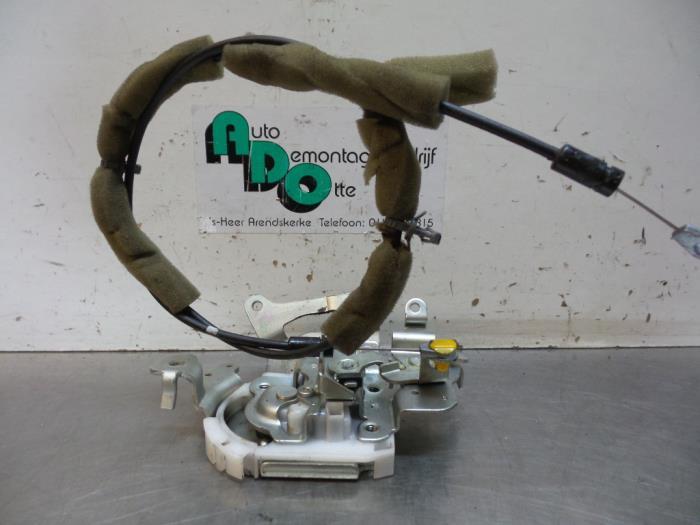 Serrure porte coulissante droite d'un Nissan NV200, -, Utilisé, -, Nissan