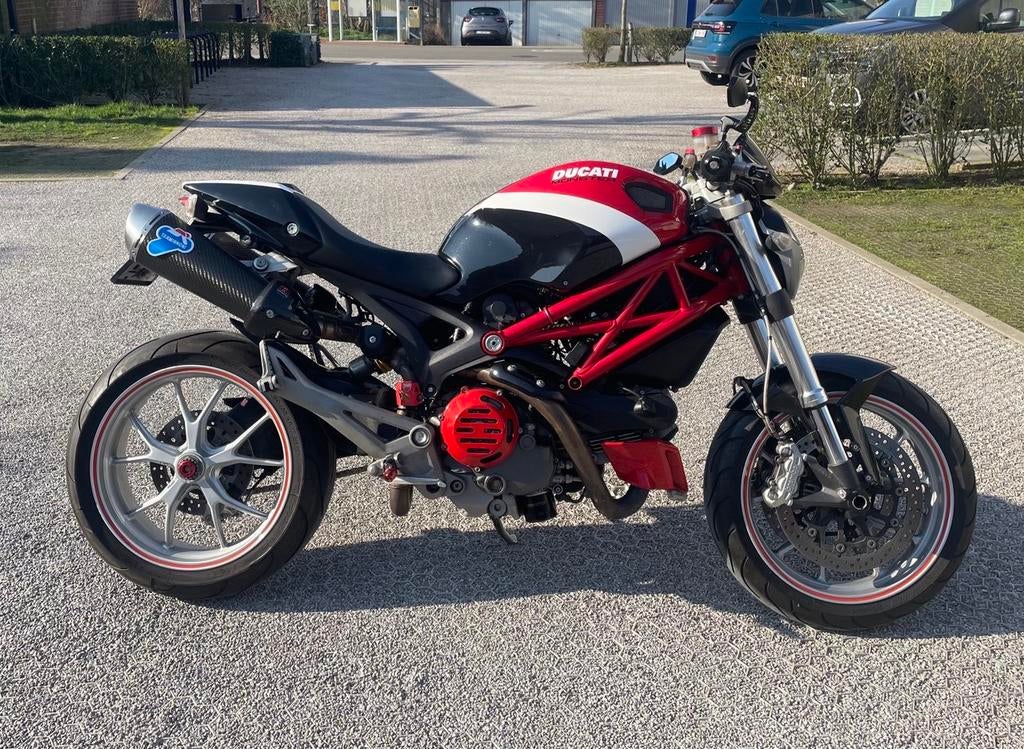 Ducati Monster 1100, Motoren, Motoren | Ducati, Motorrijbewijs A, 3 cilinders, Particulier, Meer dan 35 kW