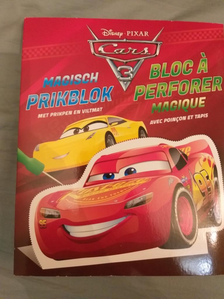 Prikblok Cars van Disney-Pixar met viltmat en prikpen, Ophalen of Verzenden, Zo goed als nieuw, Knutselen