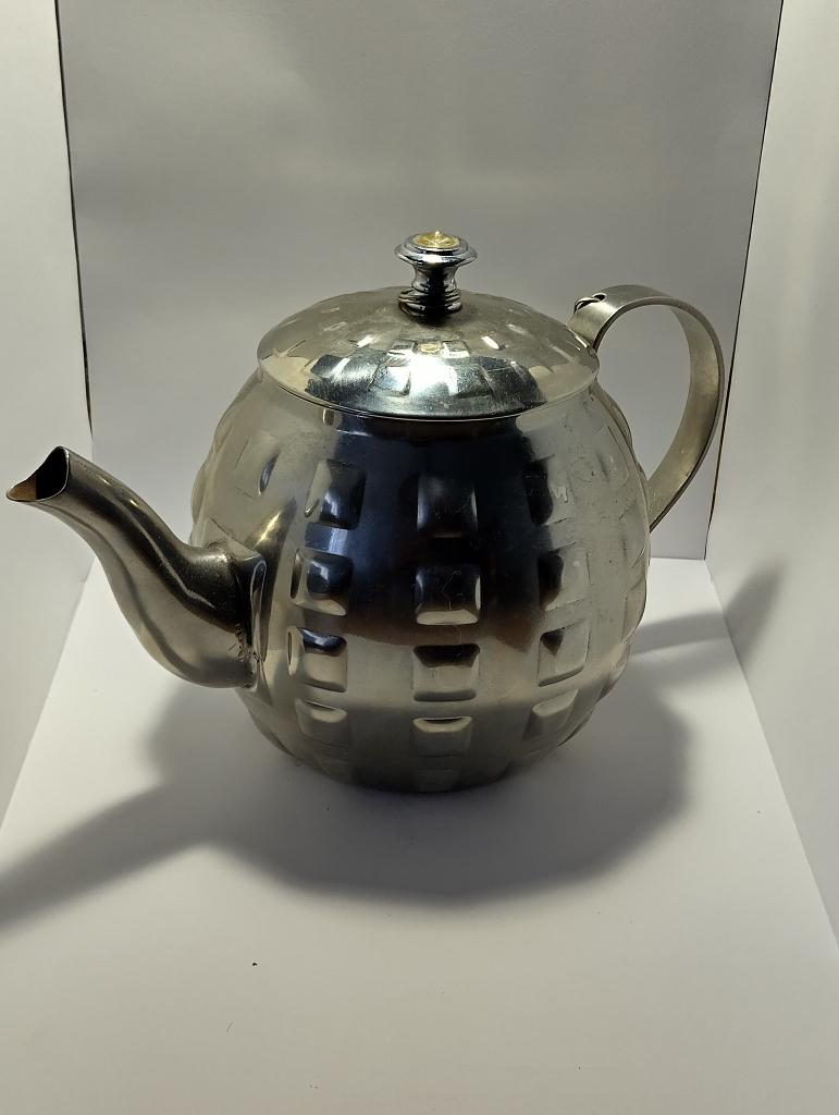Théière en métal, Enlèvement, Utilisé
