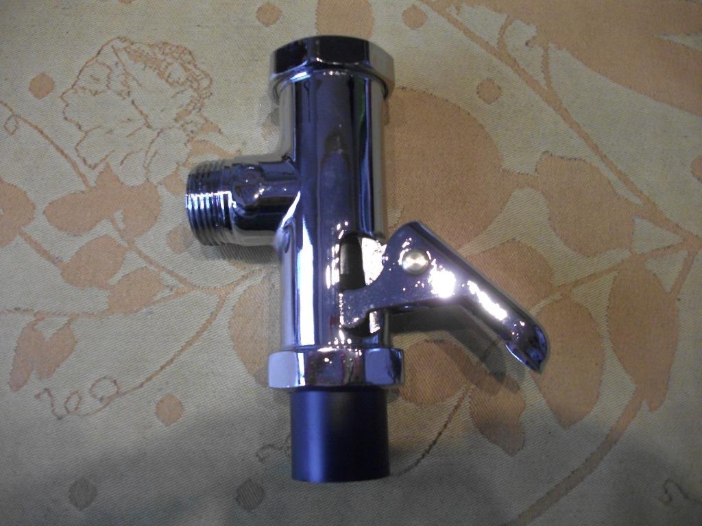 Lavabo à chasse d'eau., Bricolage & Construction, Enlèvement ou Envoi, Neuf, Chrome, Robinet