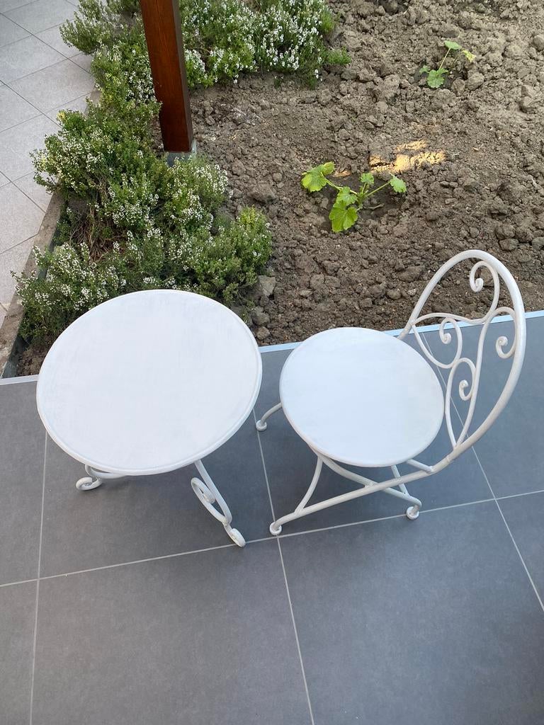 Ancienne petite table plus chaise en fer très bon, Utilisé