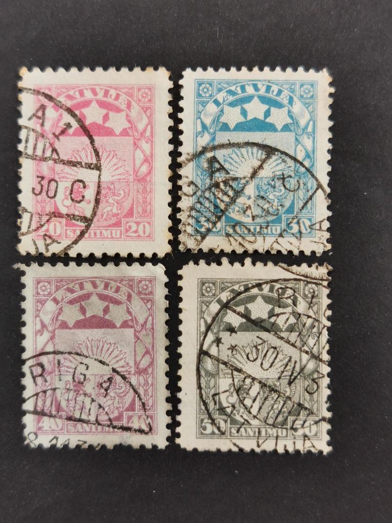 Letland 1927-33 - staatswapen (watermerk hakenkruis), Ophalen of Verzenden, Overige landen, Gestempeld