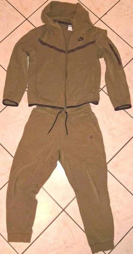 Nike Tech Trainingspak maat 147-152, Kleding | Heren, Sportkleding, Ophalen of Verzenden