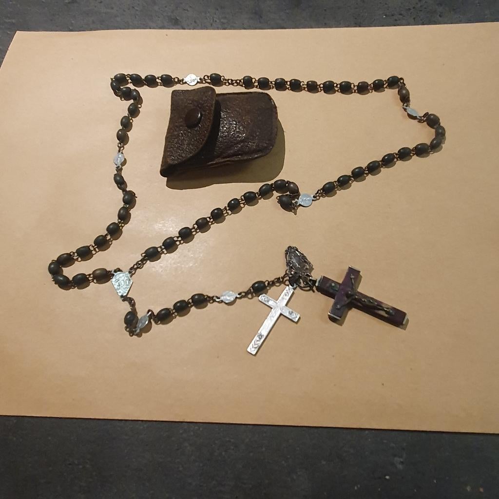 Antieke rozenkrans met medailles & lederen etui, Antiek en Kunst, Antiek | Religieuze voorwerpen, Ophalen